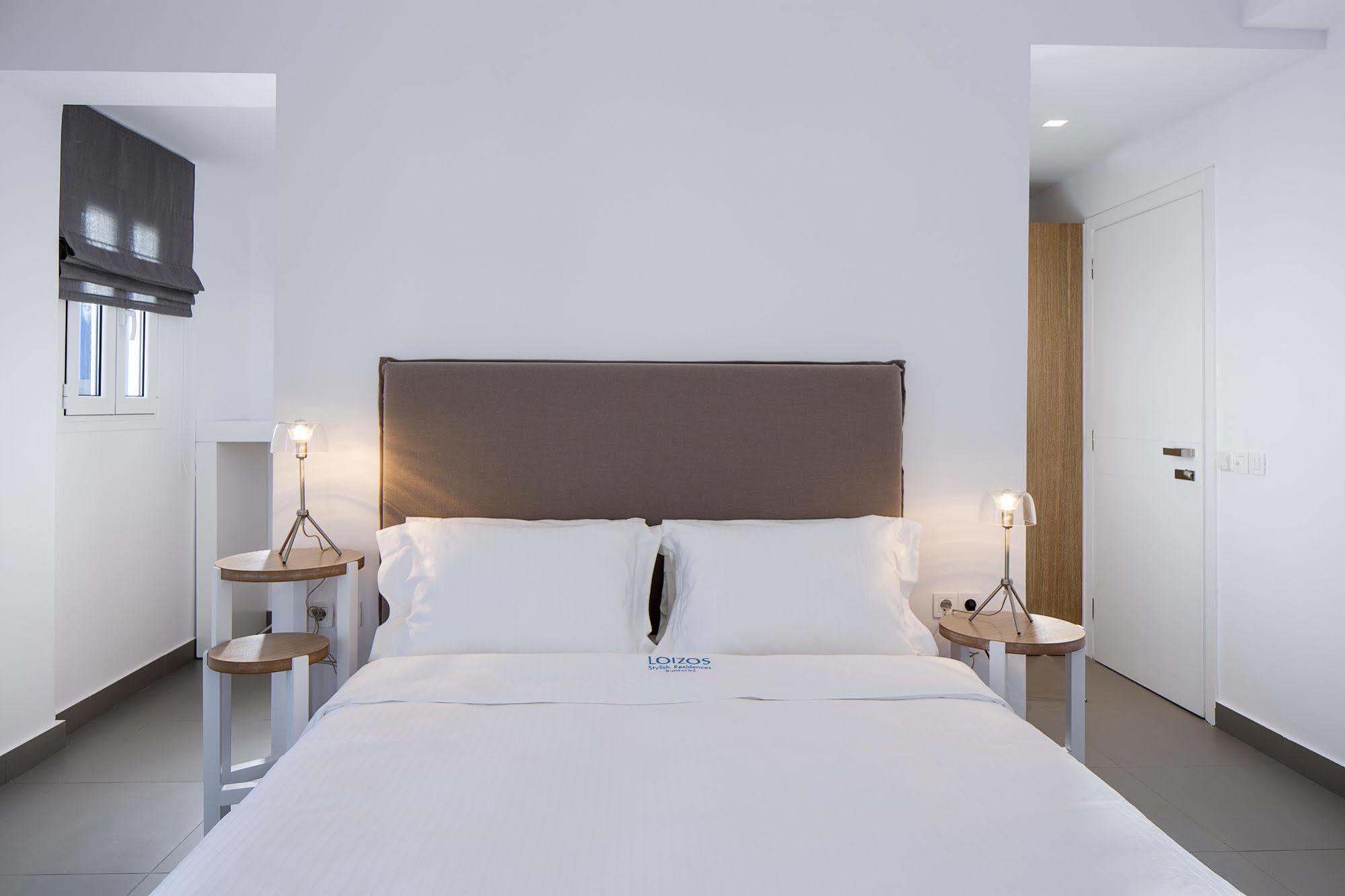 Loizos Stylish Residences Fira  Extérieur photo
